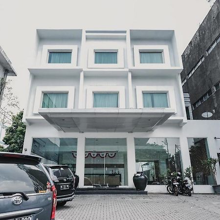 Reddoorz Plus @ Gunung Sahari 2 Jakarta Exteriör bild