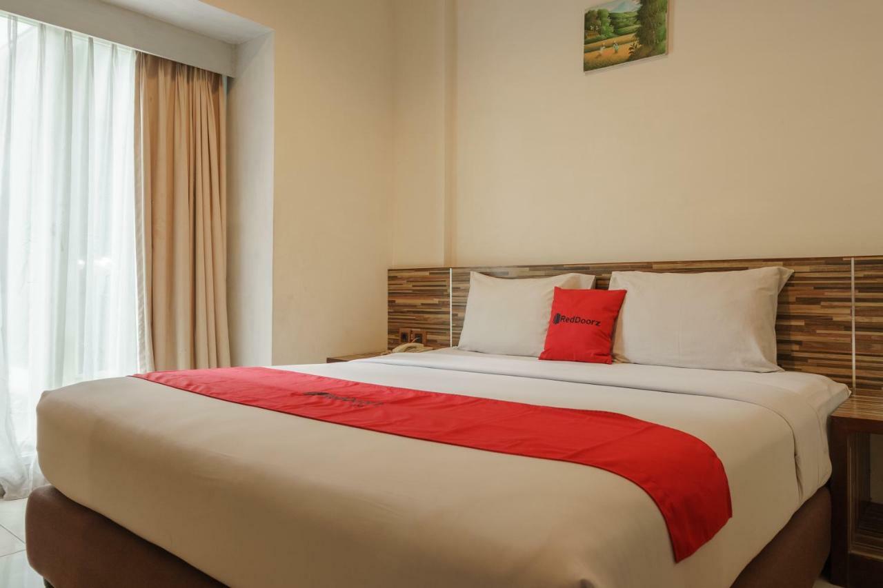 Reddoorz Plus @ Gunung Sahari 2 Jakarta Exteriör bild
