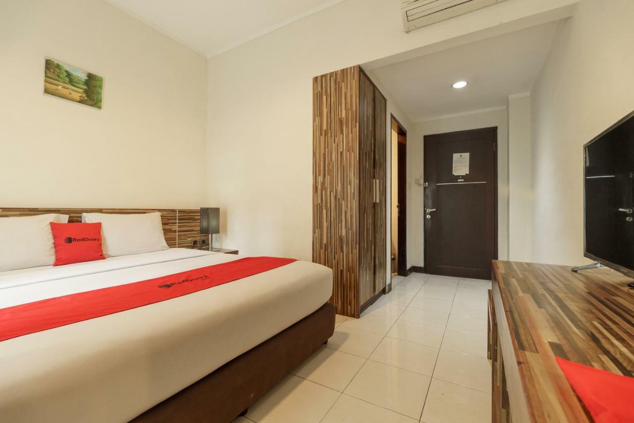 Reddoorz Plus @ Gunung Sahari 2 Jakarta Exteriör bild