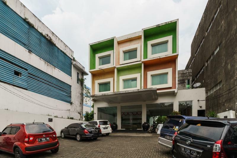 Reddoorz Plus @ Gunung Sahari 2 Jakarta Exteriör bild