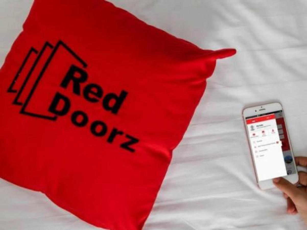 Reddoorz Plus @ Gunung Sahari 2 Jakarta Exteriör bild