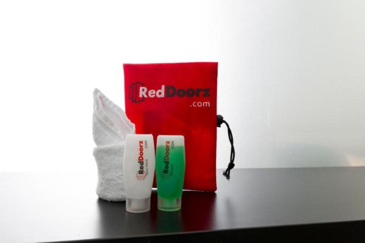 Reddoorz Plus @ Gunung Sahari 2 Jakarta Exteriör bild