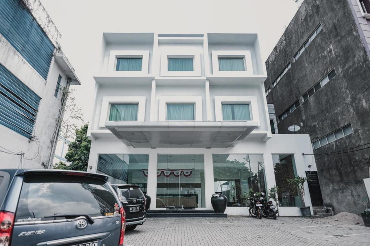 Reddoorz Plus @ Gunung Sahari 2 Jakarta Exteriör bild