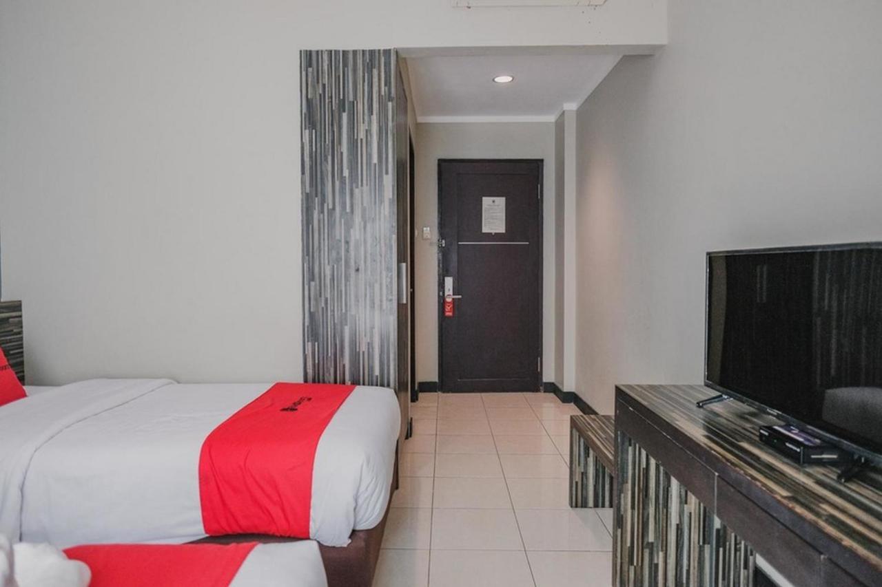 Reddoorz Plus @ Gunung Sahari 2 Jakarta Exteriör bild